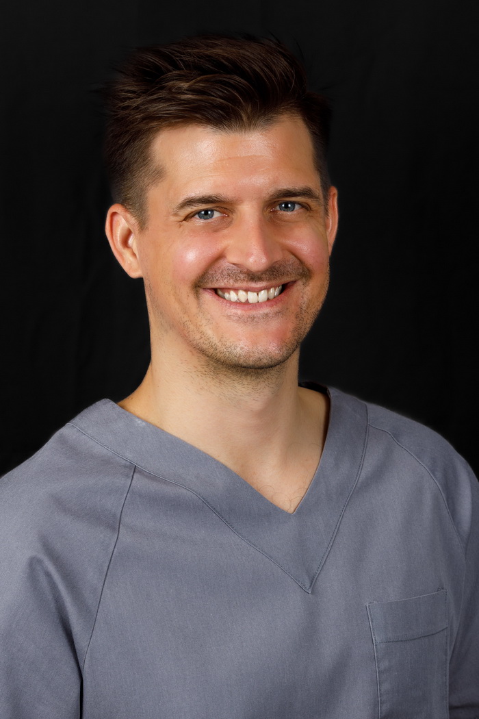 Dr. Kövér Krisztián Parodontológia, fogágybetegségek kezelése